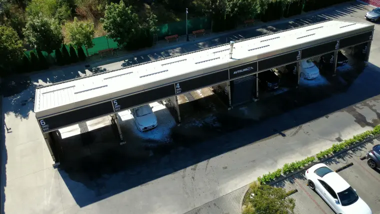 Umývacie centrum AUTOLINE v Leviciach z dronu